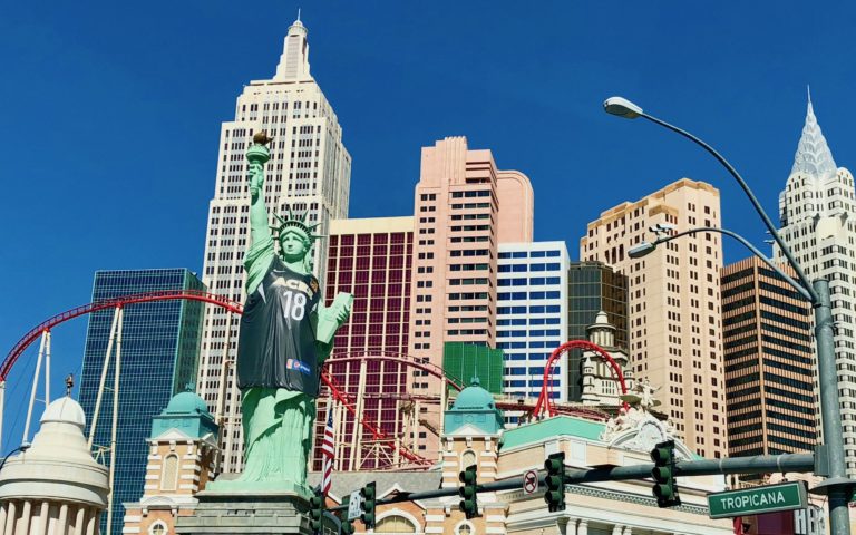 Las Vegas, Baby! The Old Folks Do Sin City (without the sin – how boring is that?)